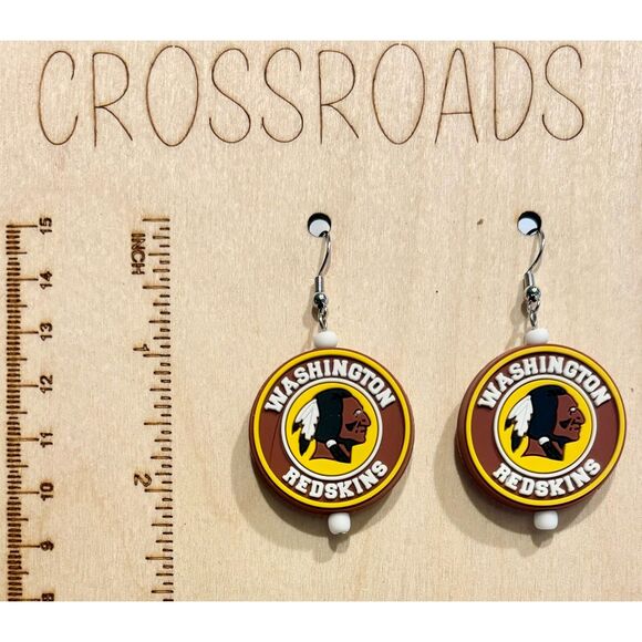 Sports Team Focal Bead Earrings - Redskins - BE126 - Picture 1 of 1